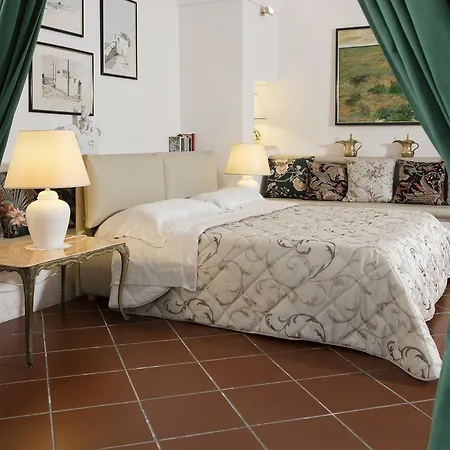 Alojamento de Acomodação e Pequeno-almoço Antica La Viola, With Private Pool